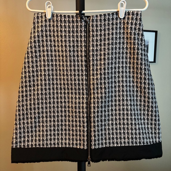 Black and white tweed moncler skirt, Europe size 42, US size 10 - Picture 1 of 11